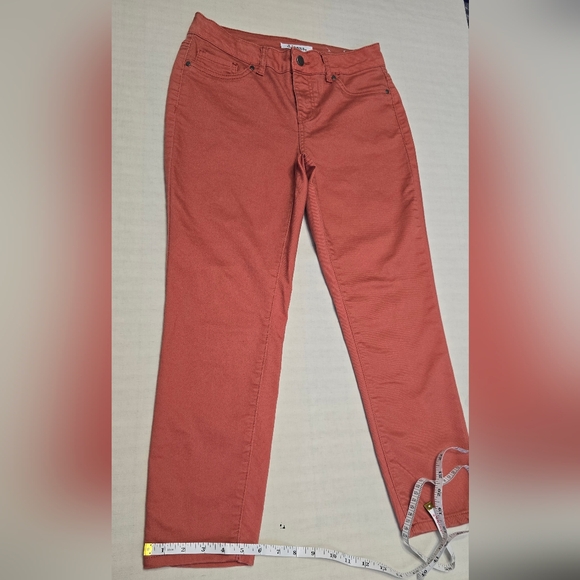Women's Rust Jeans - Picture 6 of 10
